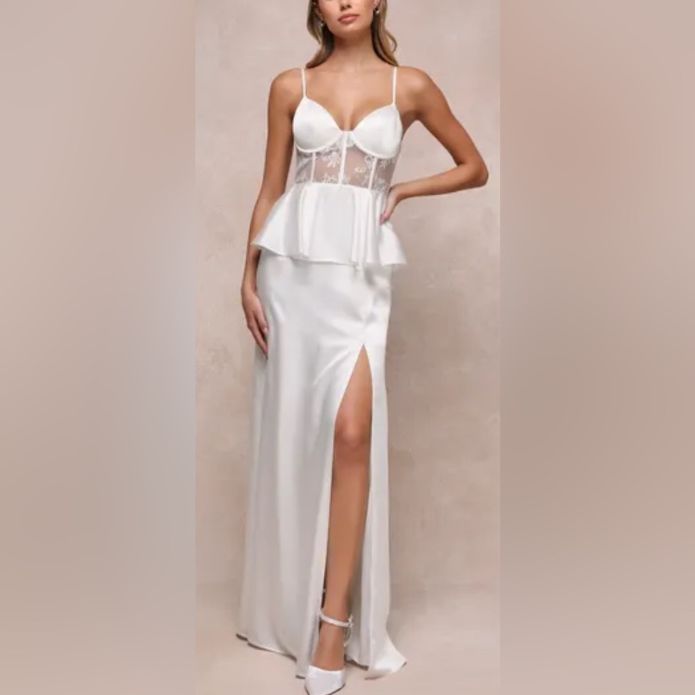 NWT Lulu’s Iconic Adoration Satin Peplum Sheer Corset Gown in‎ White - M